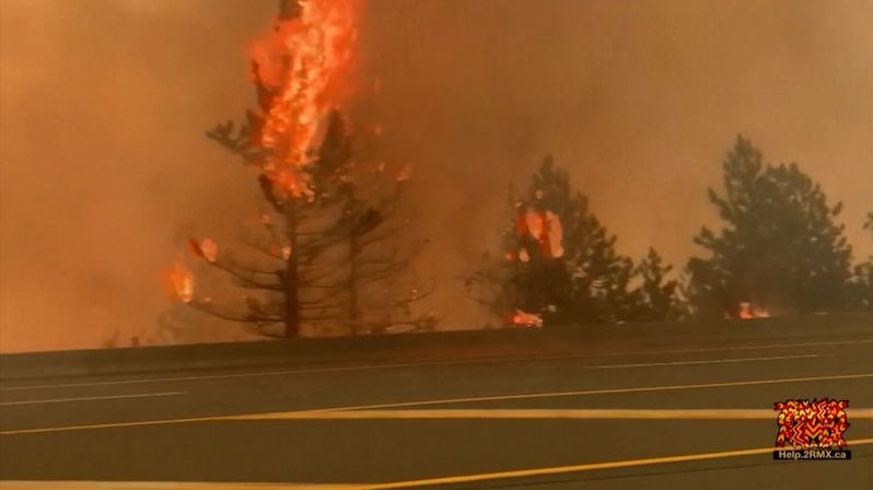 Kanadský Lytton, kde naměřili skoro 50 stupňů, sežehl požár